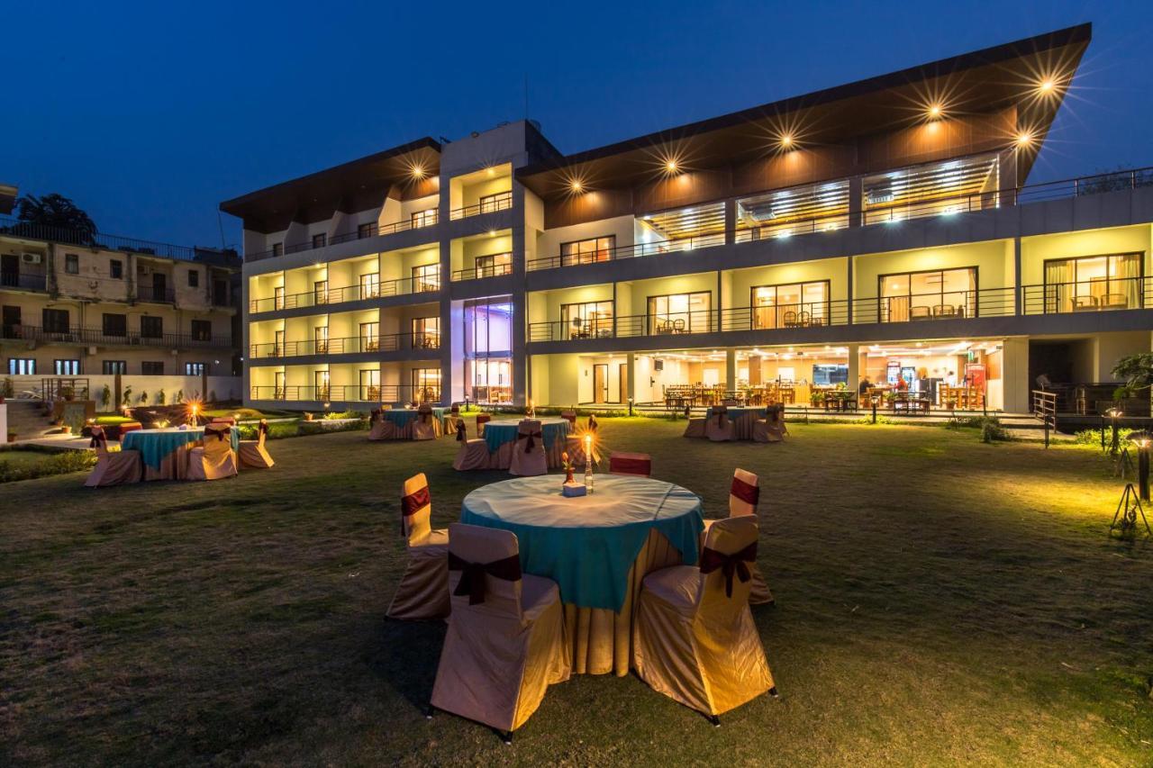 Park Safari Resort Саураха Экстерьер фото